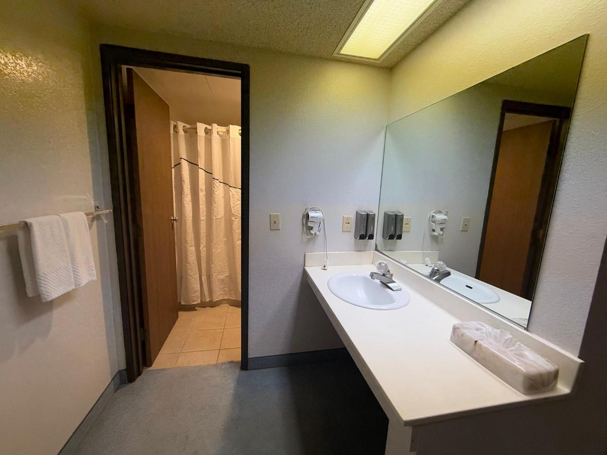 Red Roof Inn רידג'קרסט מראה חיצוני תמונה
