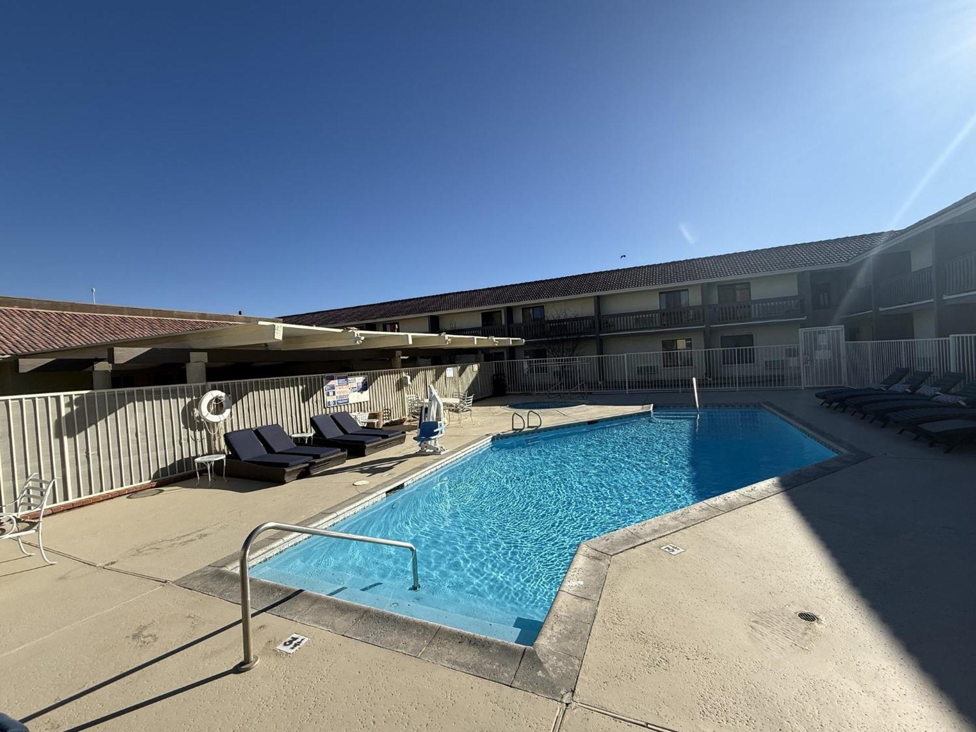 Red Roof Inn רידג'קרסט מראה חיצוני תמונה