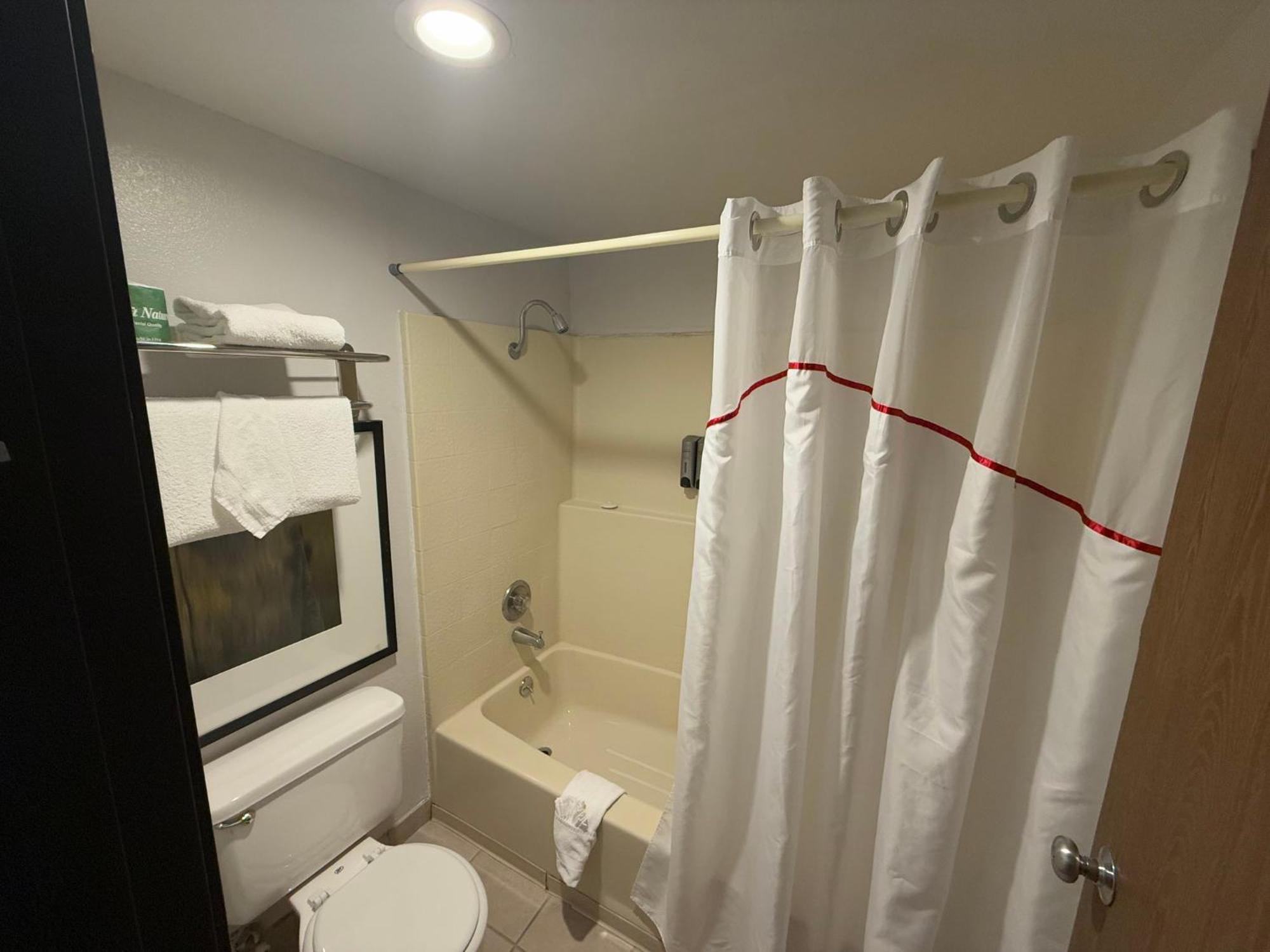 Red Roof Inn רידג'קרסט מראה חיצוני תמונה